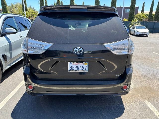 2017 Toyota Sienna SE 8 Passenger