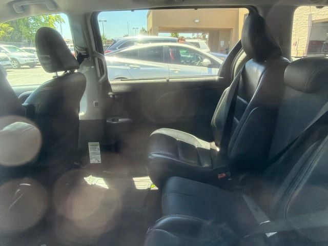 2017 Toyota Sienna SE 8 Passenger