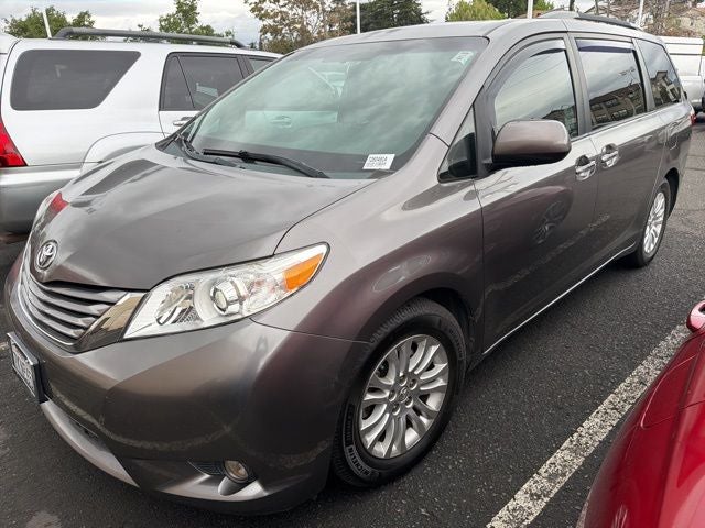 2015 Toyota Sienna L 7 Passenger