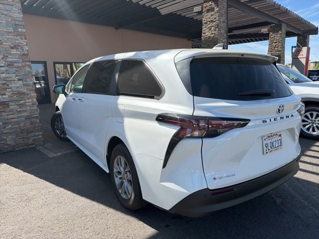 2025 Toyota Sienna XLE