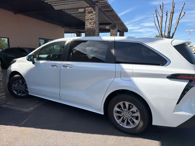 2025 Toyota Sienna XLE
