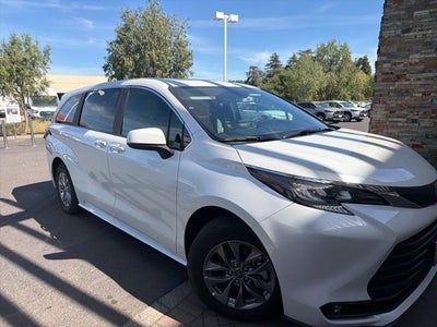 2025 Toyota Sienna XLE