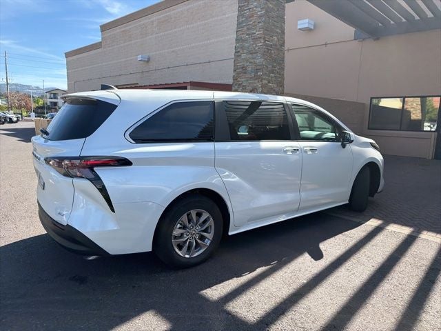 2025 Toyota Sienna XLE