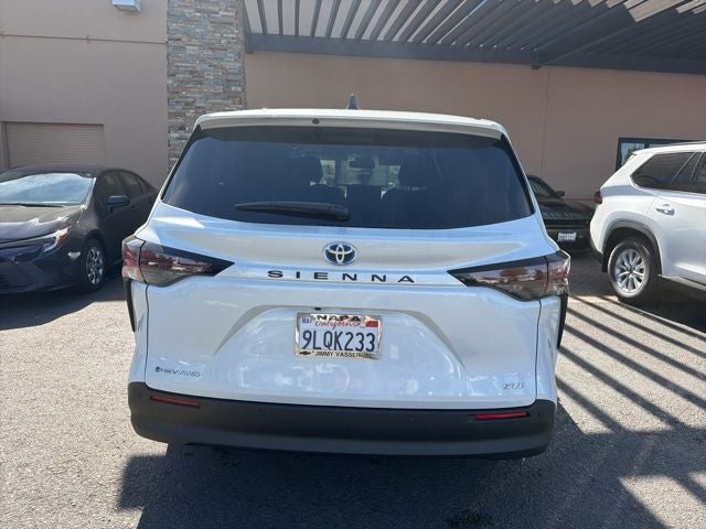 2025 Toyota Sienna XLE
