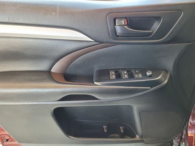 2017 Toyota Highlander LE