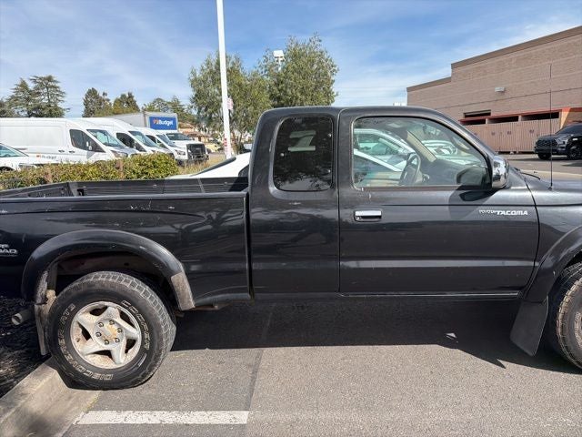 2001 Toyota Tacoma Base V6