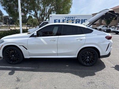 2022 BMW X6 M50i