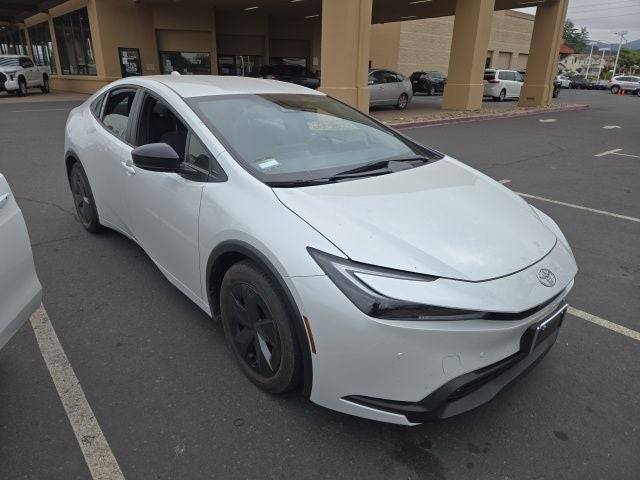 2025 Toyota Prius LE