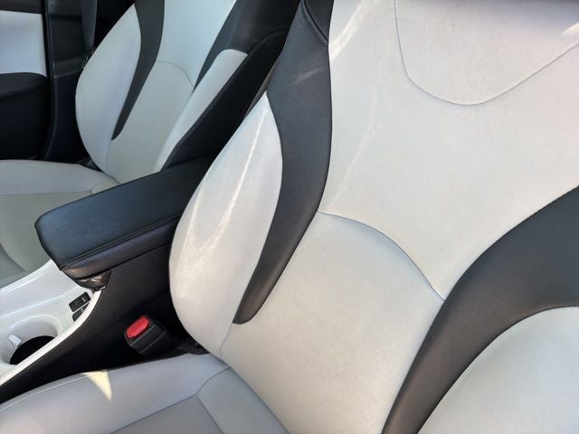 2016 Toyota Prius Three Touring