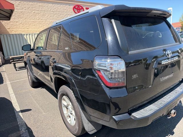 2015 Toyota 4Runner SR5 w/ Third Row Seating