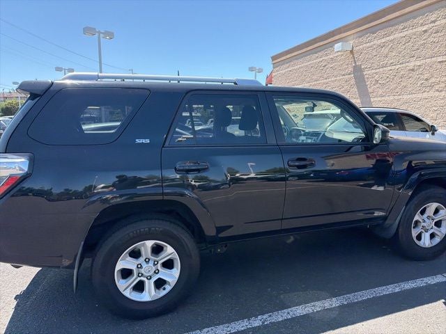 2015 Toyota 4Runner SR5 w/ Third Row Seating