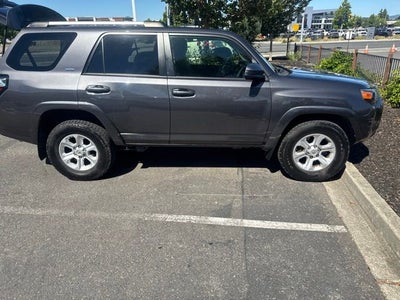 2022 Toyota 4Runner SR5