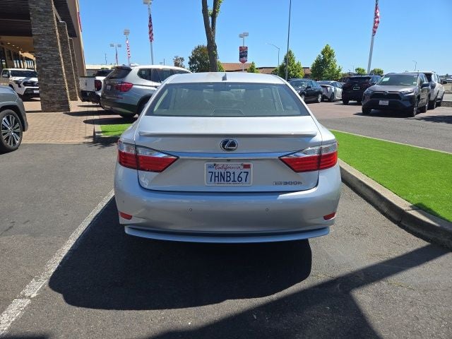 2015 Lexus ES 300h