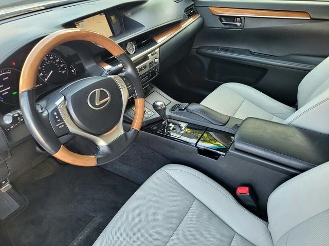 2015 Lexus ES 300h