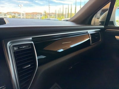 2018 Porsche Macan Base