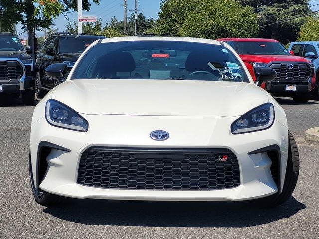 2026 Toyota GR86 Premium MT
