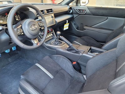 2026 Toyota GR86 Premium MT