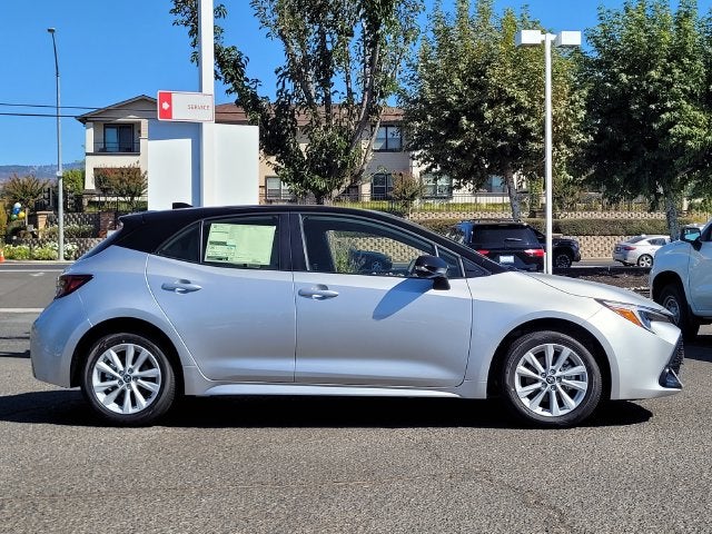 2027 Toyota Corolla Hatchback SE